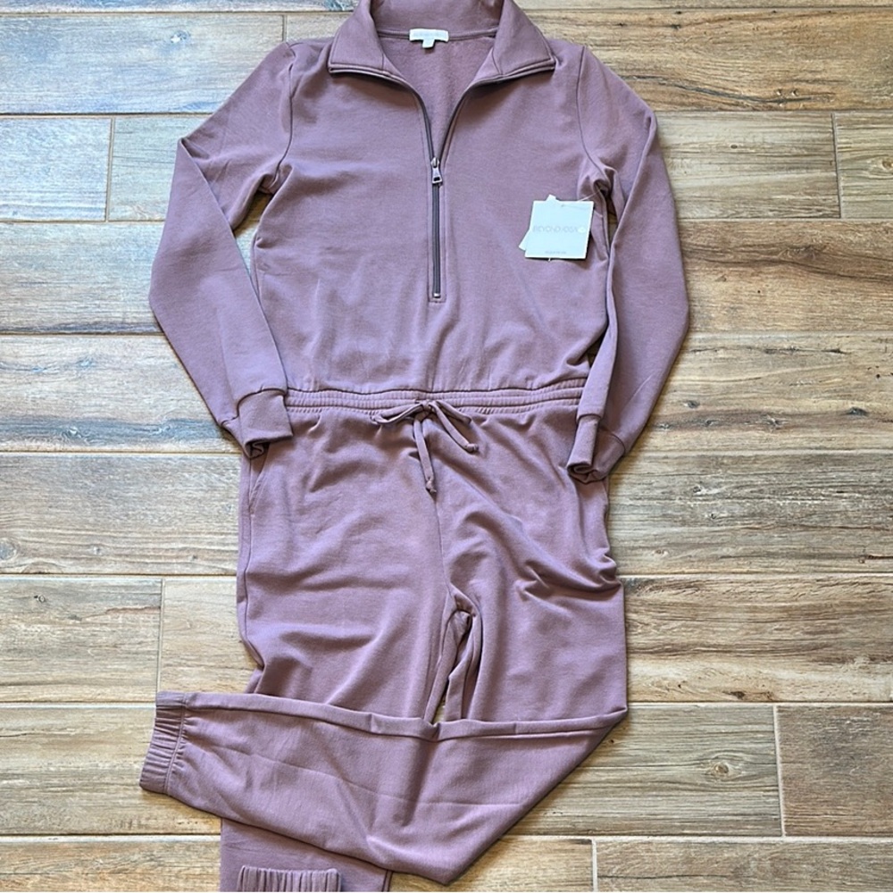 Beyond Yoga Mauve Jumpsuit with front zipper size Small